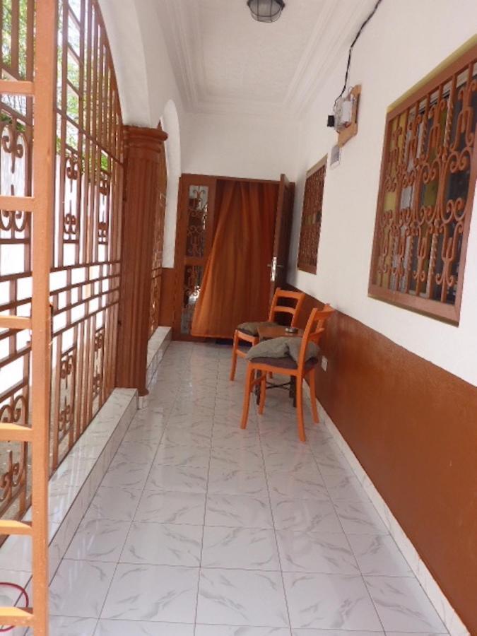 Bed and Breakfast The Compound à Bijilo Extérieur photo
